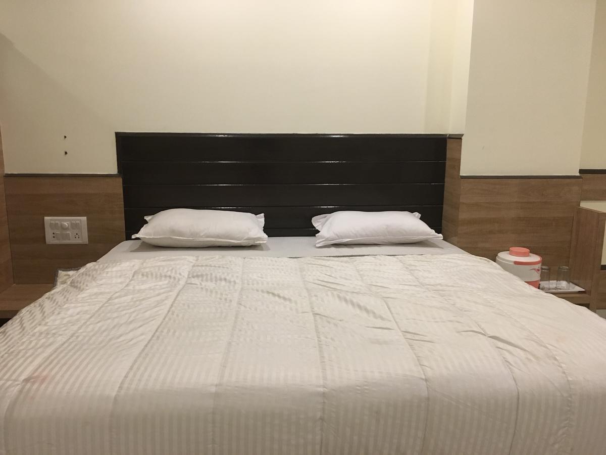 Hotel Kailash Presidency Bhopal Zewnętrze zdjęcie
