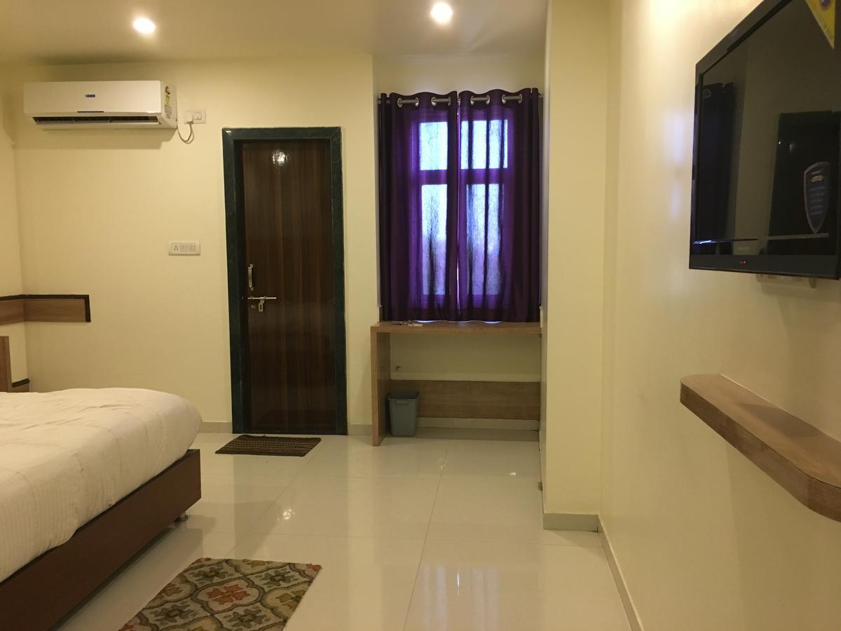 Hotel Kailash Presidency Bhopal Zewnętrze zdjęcie