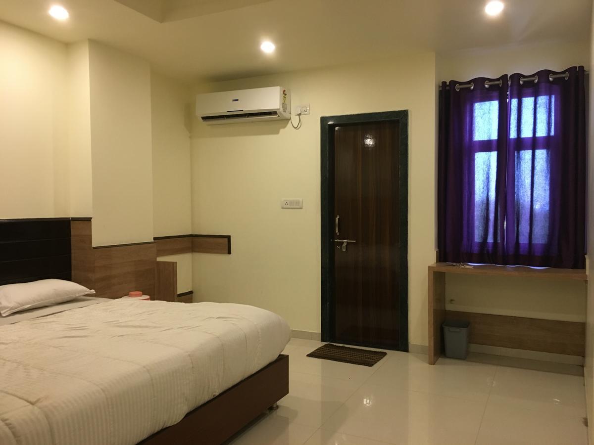 Hotel Kailash Presidency Bhopal Zewnętrze zdjęcie